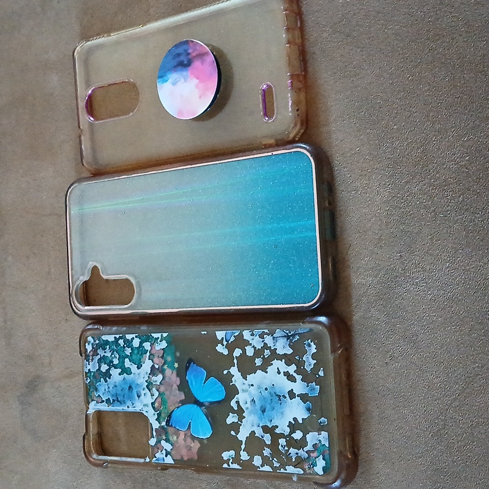 🚨5/$20🚨Blue and Gold Phone Case Set